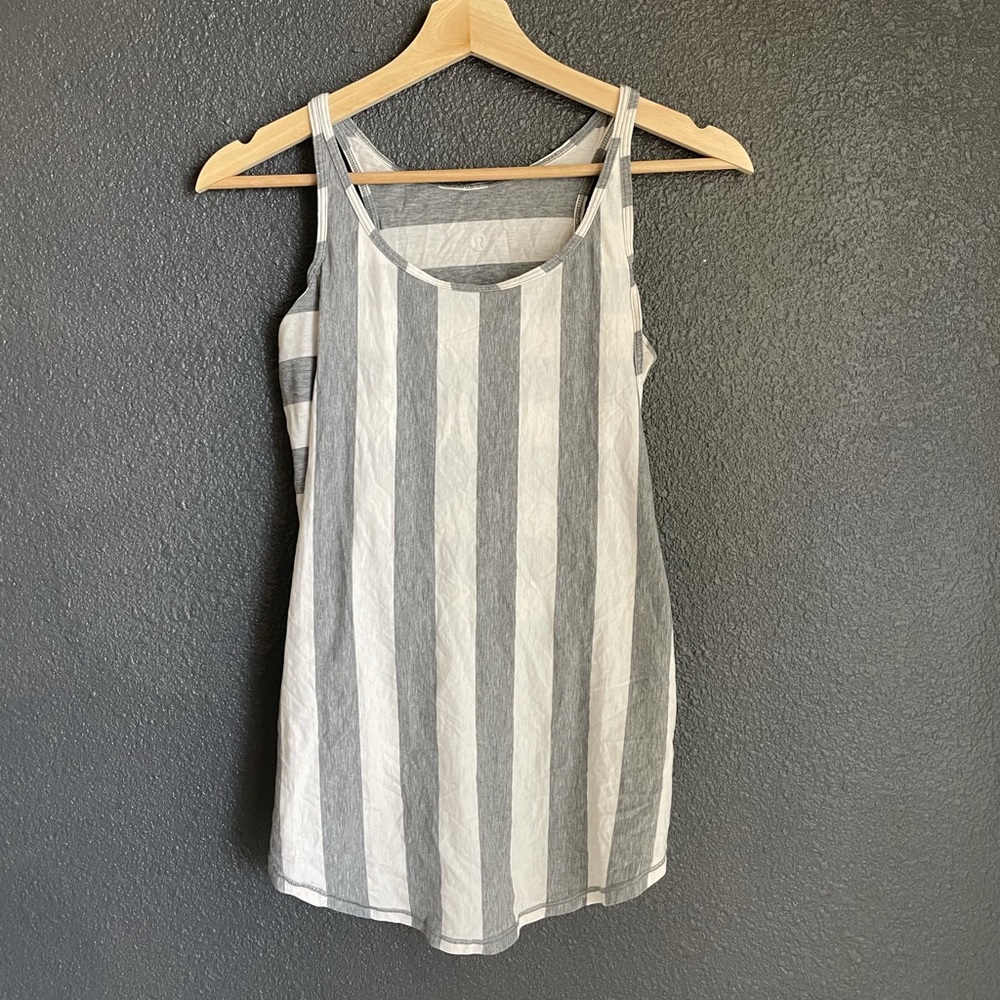 Lululemon tank top